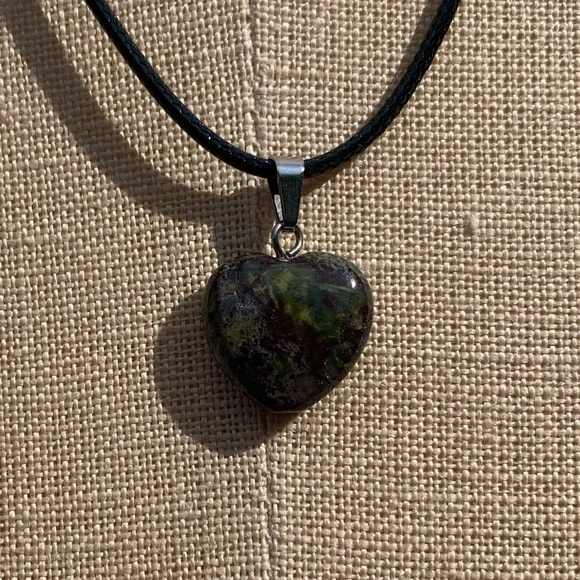 Handmade Genuine Stone Heart Amulet Necklace - Picture 2 of 15